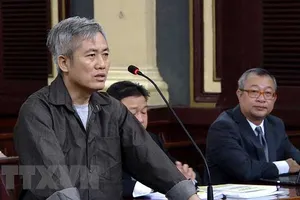 Bị cáo Lưu Văn Vịnh, kẻ chủ mưu thành lập tổ chức “Liên minh dân tộc Việt Nam,” tại phiên tòa sơ thẩm ngày 5-10-2018 . Ảnh: Thành Chung/TTXVN