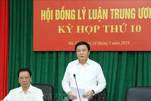 Chủ tịch Hội đồng Lý luận Trung ương Nguyễn Xuân Thắng phát biểu khai mạc kỳ họp. Ảnh: Phương Hoa/TTXVN