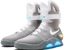 Bán đấu giá giày hiếm