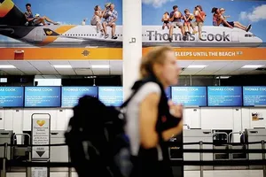 Đơn xin phá sản ngày 23/9 của Thomas Cook đã khiến gần 600.000 khách hàng của doanh nghiệp này bị mắc kẹt ở nhiều nơi trên thế giới. Ảnh: AFP