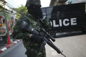 Cảnh sát Thái Lan bắt tay súng xả đạn ở Bangkok