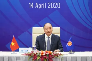 Thủ tướng  Nguyễn Xuân Phúc, Chủ tịch ASEAN 2020,  phát biểu  tại Hội nghị trực tuyến Cấp cao đặc biệt ASEAN về ứng phó dịch Covid-19.  Ảnh: QUANG PHÚC