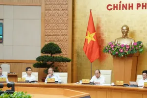 Thủ tướng Nguyễn Xuân Phúc chủ trì cuộc họp Thường trực Chính phủ. Ảnh: VGP