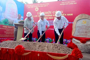 Khởi công xây dựng Bia lưu niệm Trường Đảng miền Nam