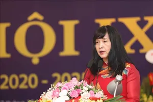 Đại hội đã bầu NSNA Trần Thị Thu Đông làm Chủ tịch Hội Nghệ sĩ Nhiếp ảnh Việt Nam nhiệm kỳ 2020 - 2025. Ảnh: TTXVN