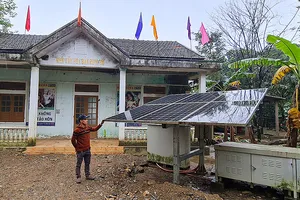 Cụm điện mặt trời Nhà văn hóa Ho Rum được đầu tư 7 năm  chưa một lần sử dụng nhưng cũng không thể phát điện