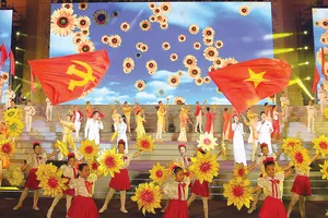 Một tiết mục tại chương trình nghệ thuật đặc biệt  Mãi mãi mùa xuân có Đảng. Ảnh: DŨNG PHƯƠNG