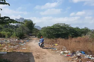 Dự án Khu phức hợp tại quận Bình Thạnh của Công ty TNHH MTV Đầu tư xây dựng Tân Thuận bị bỏ hoang nhiều năm nay