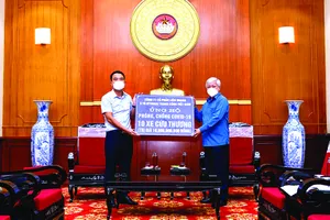 Liên doanh Ô tô Hyundai Thành Công trao tặng 10 xe Solati cứu thương