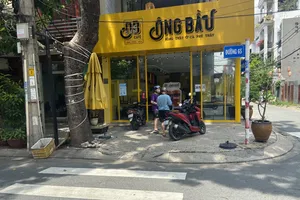 Cách nào vực dậy ngành dịch vụ ăn uống ở TPHCM?