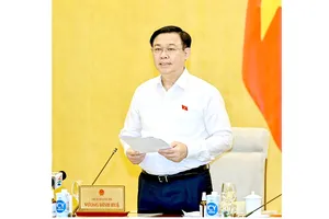 Chủ tịch Quốc hội Vương Đình Huệ phát biểu  bế mạc phiên họp. Ảnh: VIẾT CHUNG