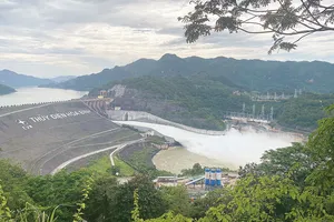 “Đau đầu” điều hành thủy điện vì mưa lũ khó lường