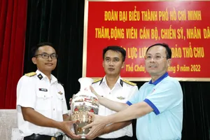 Ấm tình quân - dân