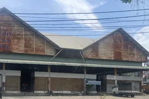 Chợ Tân Phú xây rồi bỏ hoang