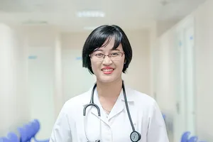 “Duyên nợ” với blouse trắng