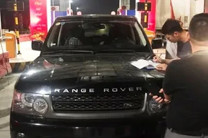 Triệu tập 3 thiếu niên ném đá vào ô tô trên cao tốc Hạ Long- Hải Phòng