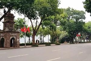 Hà Nội đề nghị người dân không ra khỏi nhà, dừng lễ hội, tiệc tùng đông người