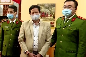 Bắt nguyên Phó Giám đốc Sở Y tế Sơn La cùng 3 đồng phạm