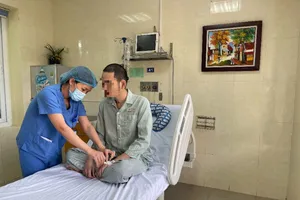  Nam thanh niên ngừng thở, giãn đồng tử được “làm lạnh” để hồi sinh