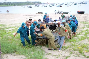 Người dân sơ tán do bão Conson phải test nhanh Covid-19  