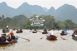 Du khách chưa tiêm đủ vaccine Covid-19 không nên tới chùa Hương