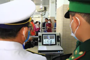 Đo thân nhiệt người người nhập cảnh, giám sát chặt chẽ bệnh đậu mùa khỉ