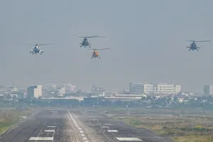 Bộ Chính trị: Cần thiết chức năng lưỡng dụng cho các sân bay quân sự Gia Lâm và Hòa Lạc