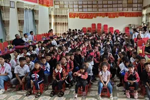 Lễ khai giảng đặc biệt ở Sín Thầu - nơi cực Tây của Tổ quốc
