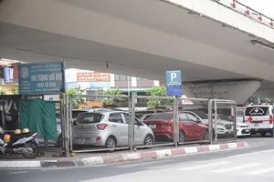 Hà Nội khẩn trương rà soát, di dời ngay các bãi xe dưới gầm cầu
