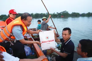 Hội Chữ thập đỏ Việt Nam tiếp tục cứu trợ khẩn cấp người dân 10 tỉnh bị ảnh hưởng bởi bão lũ