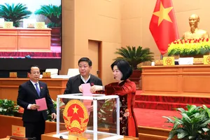 Miễn nhiệm chức vụ Ủy viên UBND TP Hà Nội đối với ông Trần Anh Tuấn