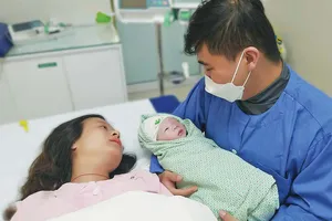 Bộ Y tế đề xuất nhiều chính sách ưu đãi cho phụ nữ sinh con