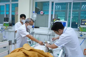 Điện Biên: Thăm hỏi, hỗ trợ 3 bệnh nhân bị bỏng nặng khi tham gia chữa cháy rừng 