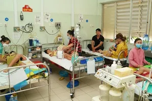 Cảnh báo nguy cơ dịch chồng dịch ở phía Nam, đã có 12 ca tử vong 