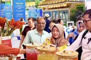 Hà Nội quảng bá ẩm thực và nghệ thuật truyền thống tới bạn bè ASEAN