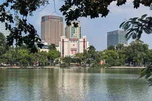 Hà Nội chỉnh trang hồ Hoàn Kiếm: Đề xuất làm Khải hoàn môn, tái hiện chùa Báo Ân cũ