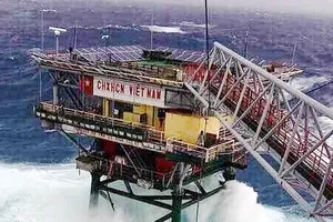 Nhiều nhà giàn DK bị thiệt hại trong bão Tembin