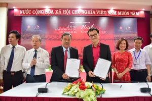 Ký kết thỏa thuận hợp tác xây dựng Đề án “Huế - Kinh đô ẩm thực” giữa Sở Du lịch tỉnh Thừa Thiên - Huế với Công ty Cổ phần Đại Nam – Thái Y Viện