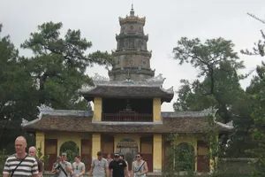 Phát hiện người phụ nữ bán cho du khách 1,7kg măng cụt, chiếm đoạt 1 triệu đồng