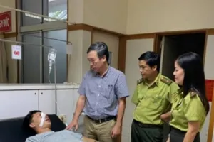 Ông Lương nhập viên cấp cứu sau khi bị Hưng tấn công