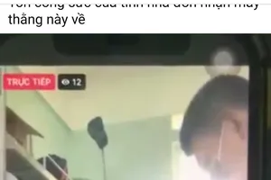 Nhóm đánh bạc trong khu cách ly rồi phát trực tiếp lên mạng xã hội Facebook.  ​