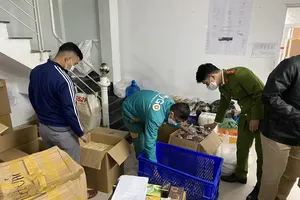 Công an phát hiện và tạm giữ nhiều sản phẩm ghi tăng, giảm cân không rõ nguồn gốc tại kho hàng của  Công ty TNHH Thương mại dịch vụ Thảo Vũ và Công ty Kelly detox ​