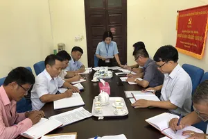 Bà Phạm Thị Minh Huệ, Ủy viên Ban Thường vụ Tỉnh ủy, Chủ nhiệm Ủy ban Kiểm tra Tỉnh ủy tỉnh Thừa Thiên – Huế chủ trì cuộc họp. 