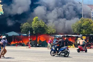 Vụ cháy tại khu vực chợ An Lỗ ở TP Huế gây thiệt hại hàng tỷ đồng