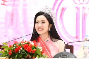 Hoa hậu Hà Trúc Linh trả lời các câu hỏi của phóng viên tại buổi họp báo sau khi đăng quang Hoa hậu Việt Nam 2024