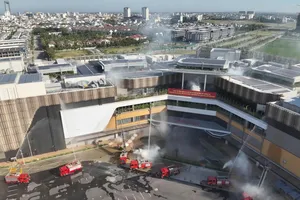 Hơn 1.700 người diễn tập chữa cháy Trung tâm thương mại lớn nhất TP Huế 