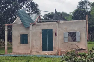 Ít nhất 23 ngôi nhà ở xã La Lay bị tốc mái