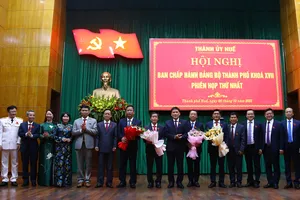 Đồng chí Nguyễn Văn Phương giữ chức Bí thư Thành ủy Huế 