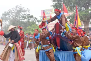 Độc đáo lễ hội cầu ngư làng Thai Dương