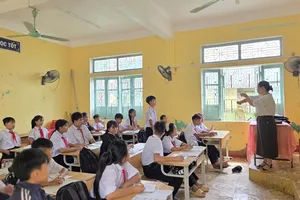 Sáng 16-9, 100% học sinh Trường Tiểu học và THCS Ba Lòng đi học trở lại
